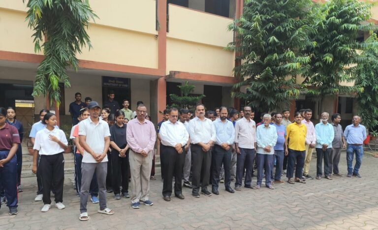 करीम सिटी कॉलेज में मंत्री सुदिव्य कुमार सोनू के निधन पर शोक सभा।